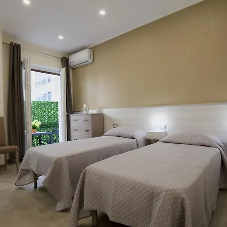 Six Guest house *