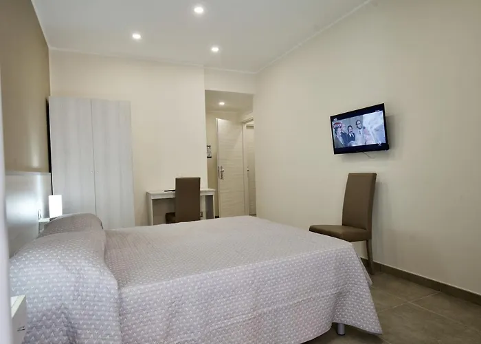 Six 4* Napoli